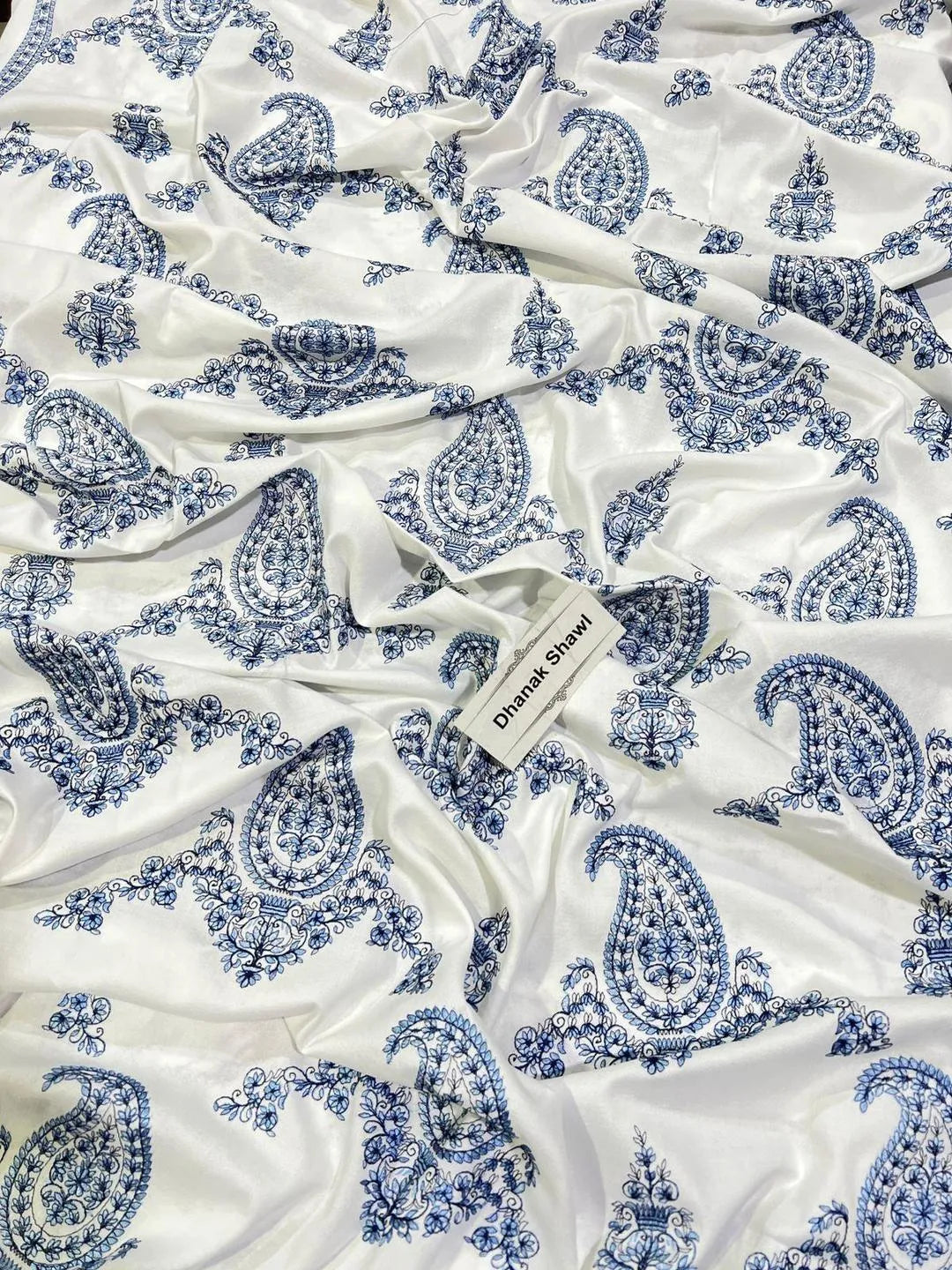 3 Pcs Women’s Unstitched Embroidered Suit – White Fashion Insta