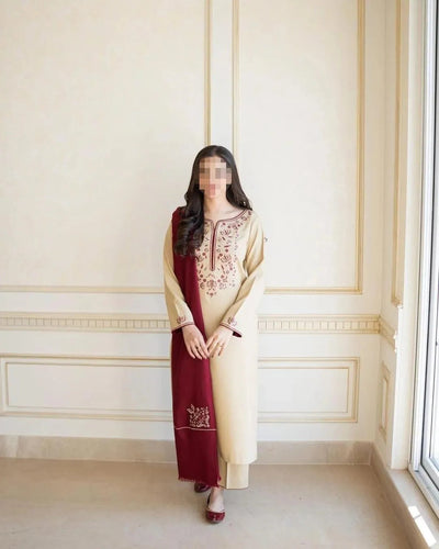 3 Pcs Women’s Unstitched Embroidered Suit Fashion Insta