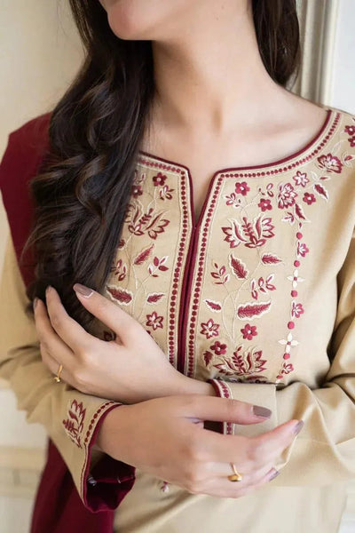 3 Pcs Women’s Unstitched Embroidered Suit Fashion Insta